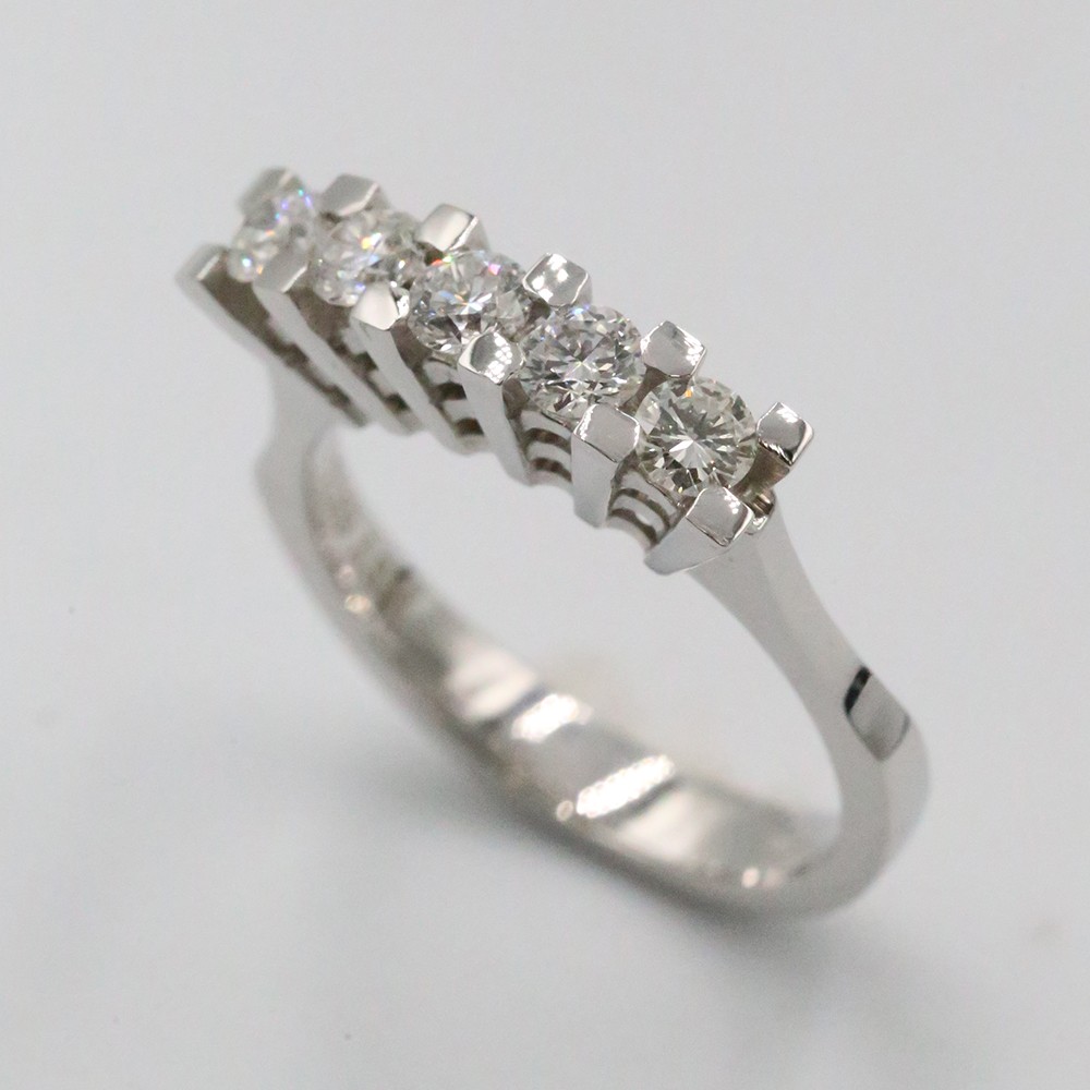 0,64 ct Pırlanta Beştaş Yüzük