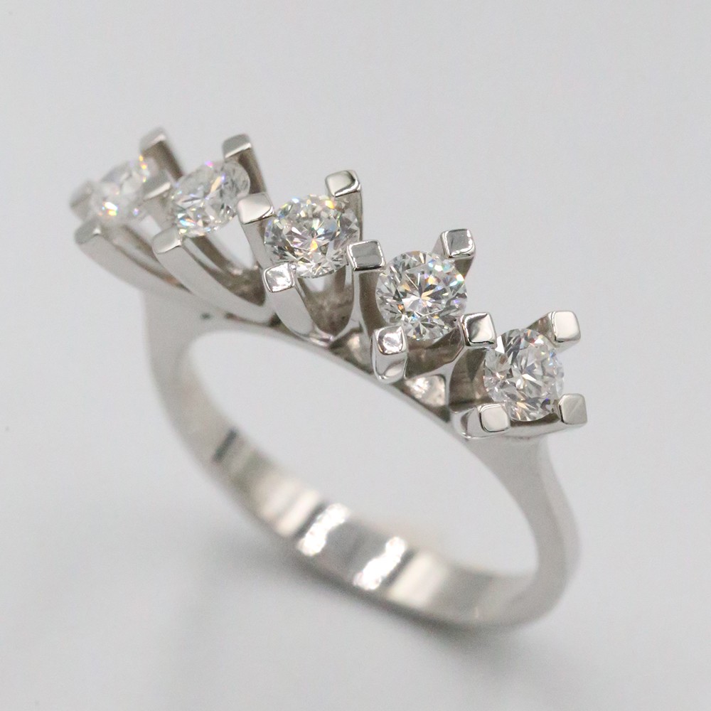 0,95 ct Pırlanta Beştaş Yüzük