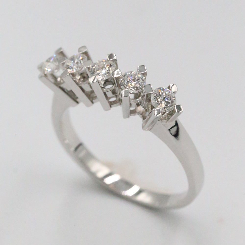 0,65 ct Pırlanta Beştaş Yüzük